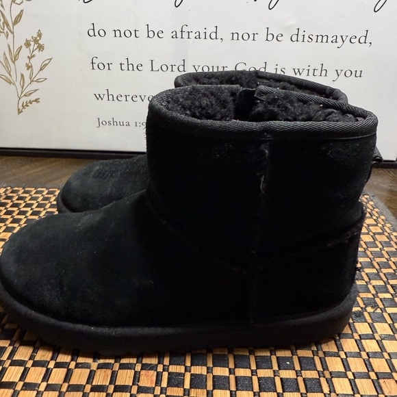 Black Suede Winter Boots Women SZ 5 Box 13 - Picture 4 of 6